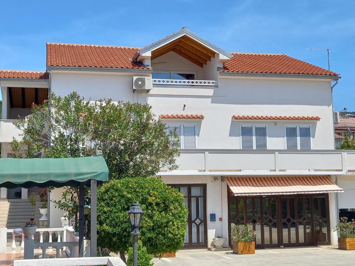 Apartment Preka Palit Luaran gambar