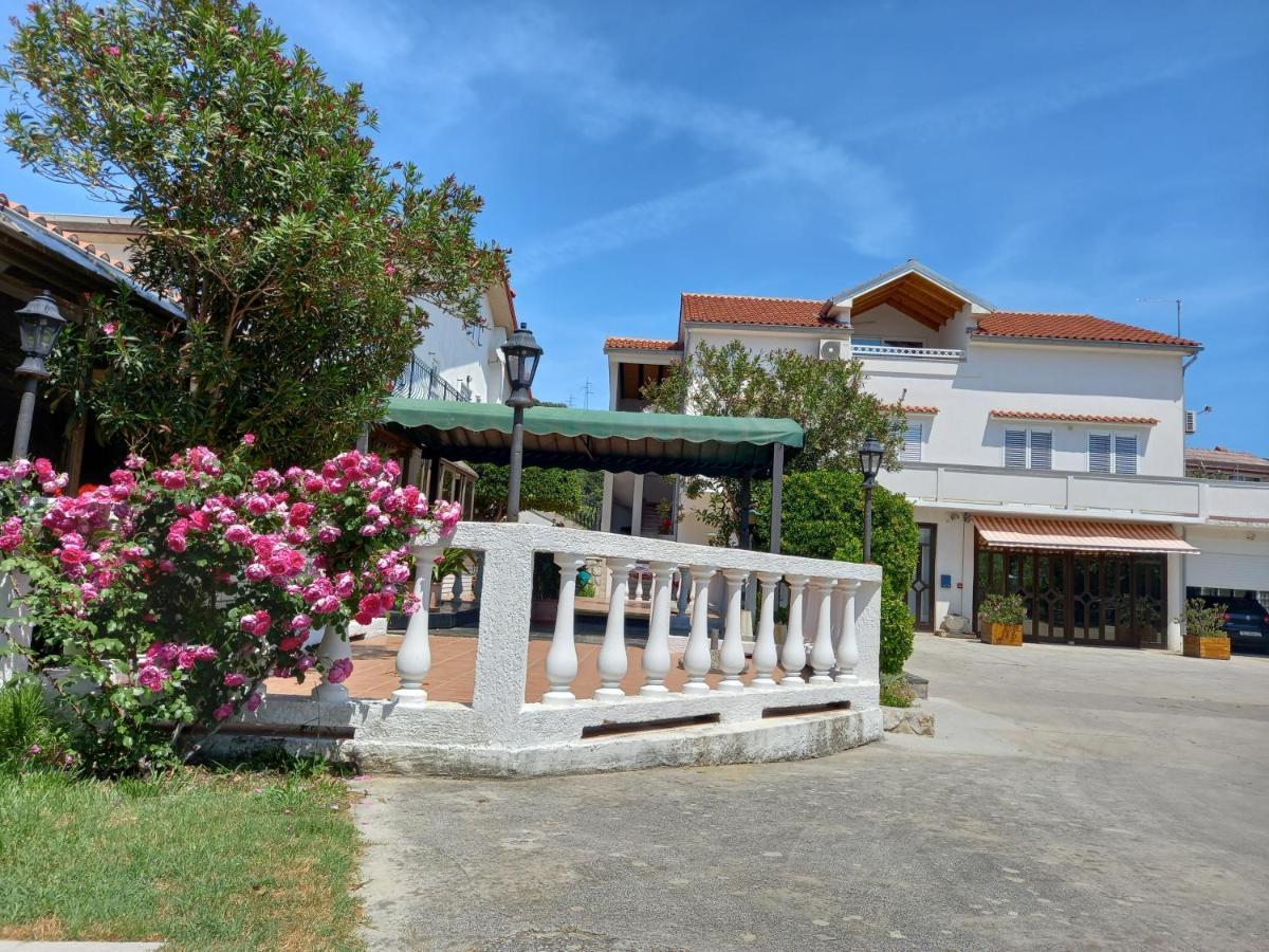 Apartment Preka Palit Luaran gambar