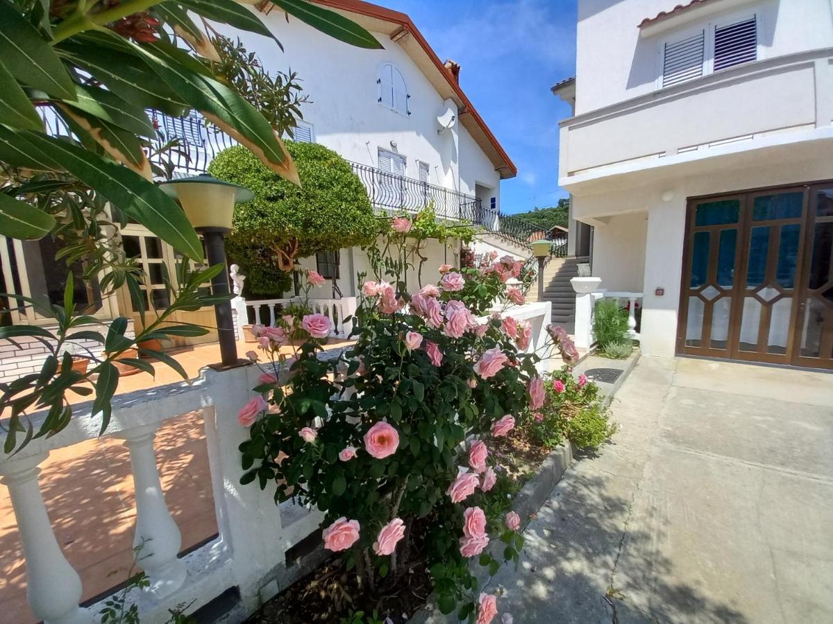 Apartment Preka Palit Luaran gambar